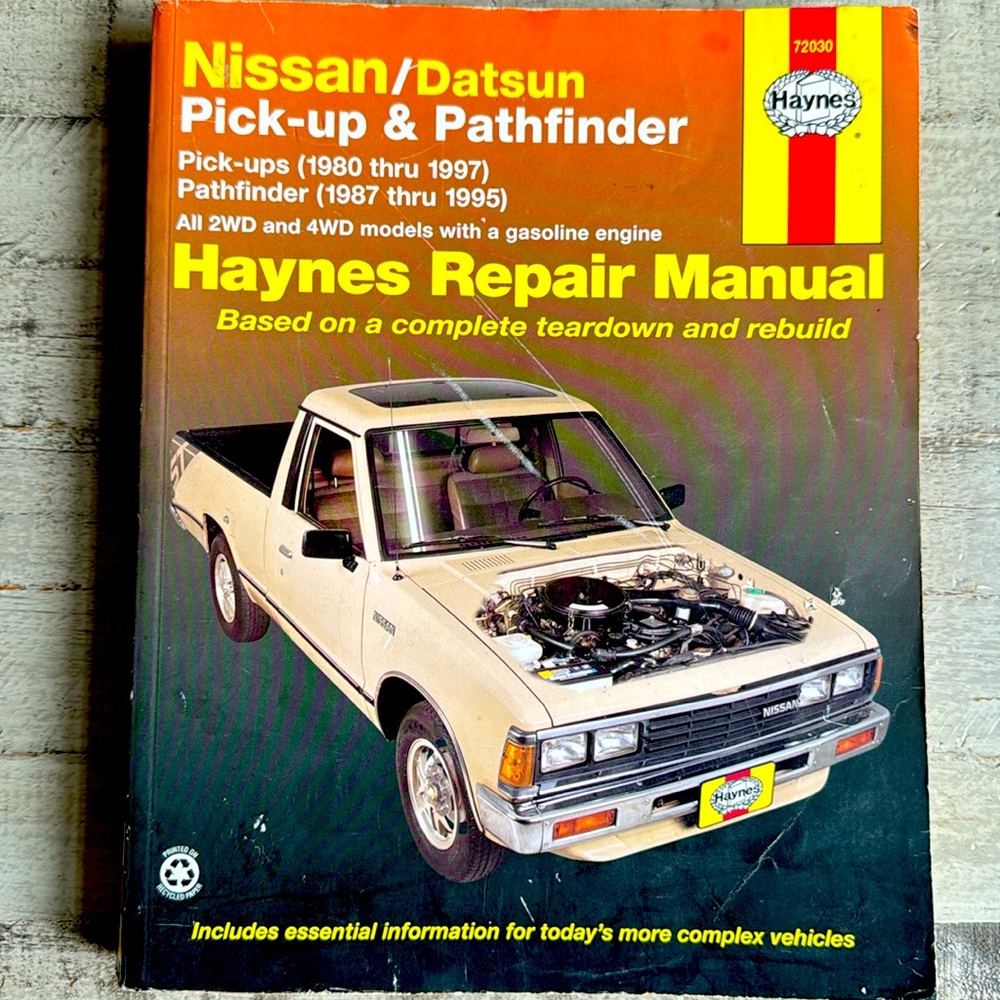 Haynes Nissan/Datsun pick-up & Pathfinder repair manual. Excellent shape!